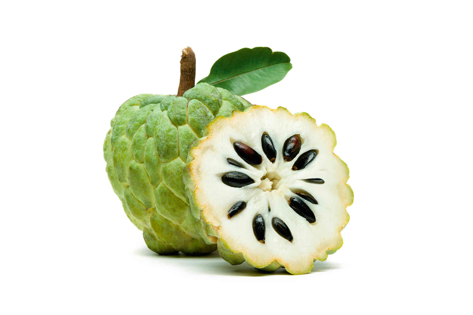 Die Frucht bringt eine Mixtur aus Ananas, Banane, Erdbeere und Zimt in den Mund. © Shutterstock