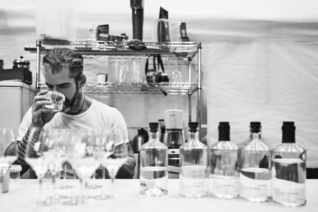 Der Gründer der Kopenhagener Flavor Company Empirical, Lars Williams, ist bekannt für außergewöhnliche Spirituosen. © Andreas Omvik