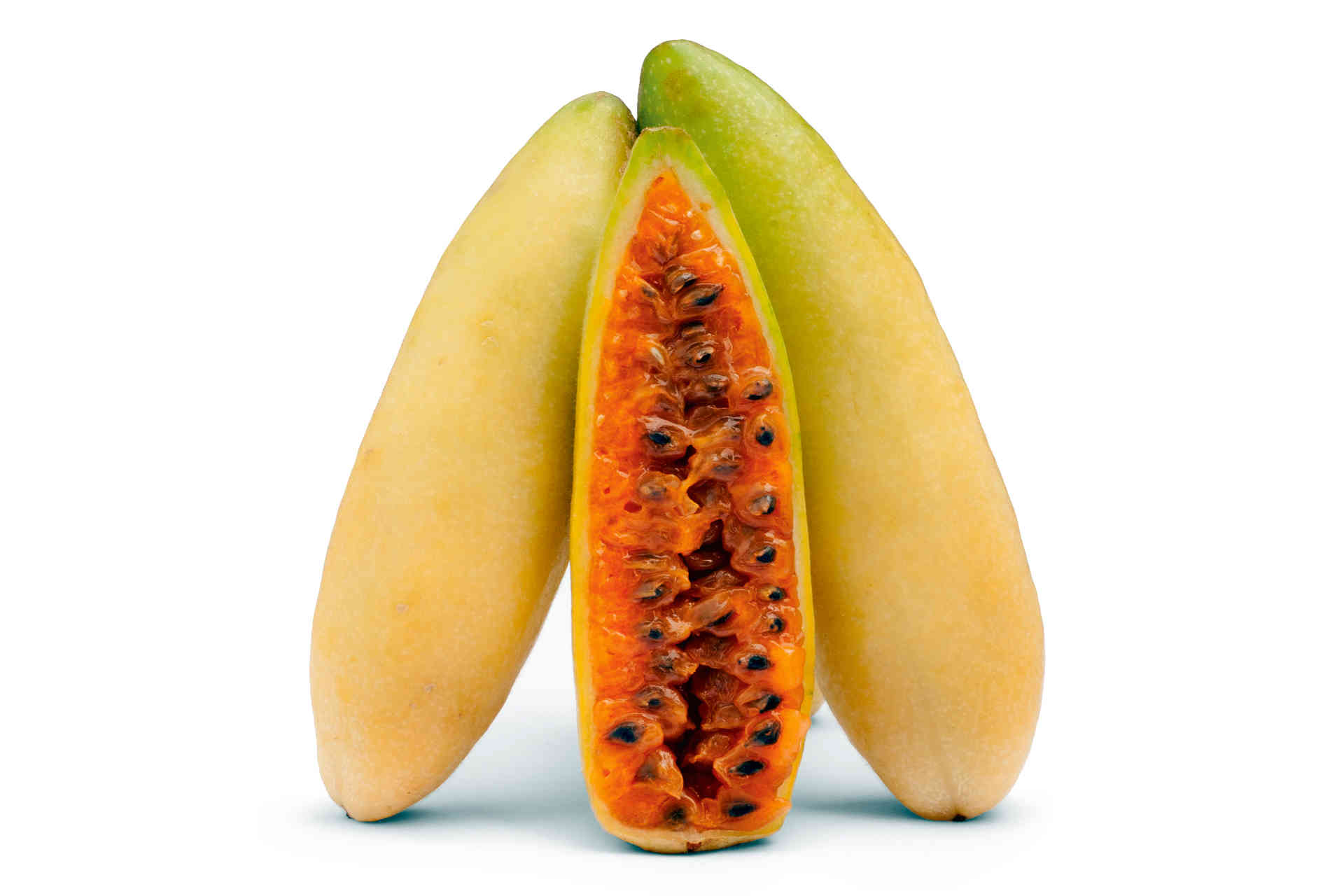 Das geleeartige, gelb bis orangegelbe Fruchtfleisch im Inneren der Frucht. © Shutterstock