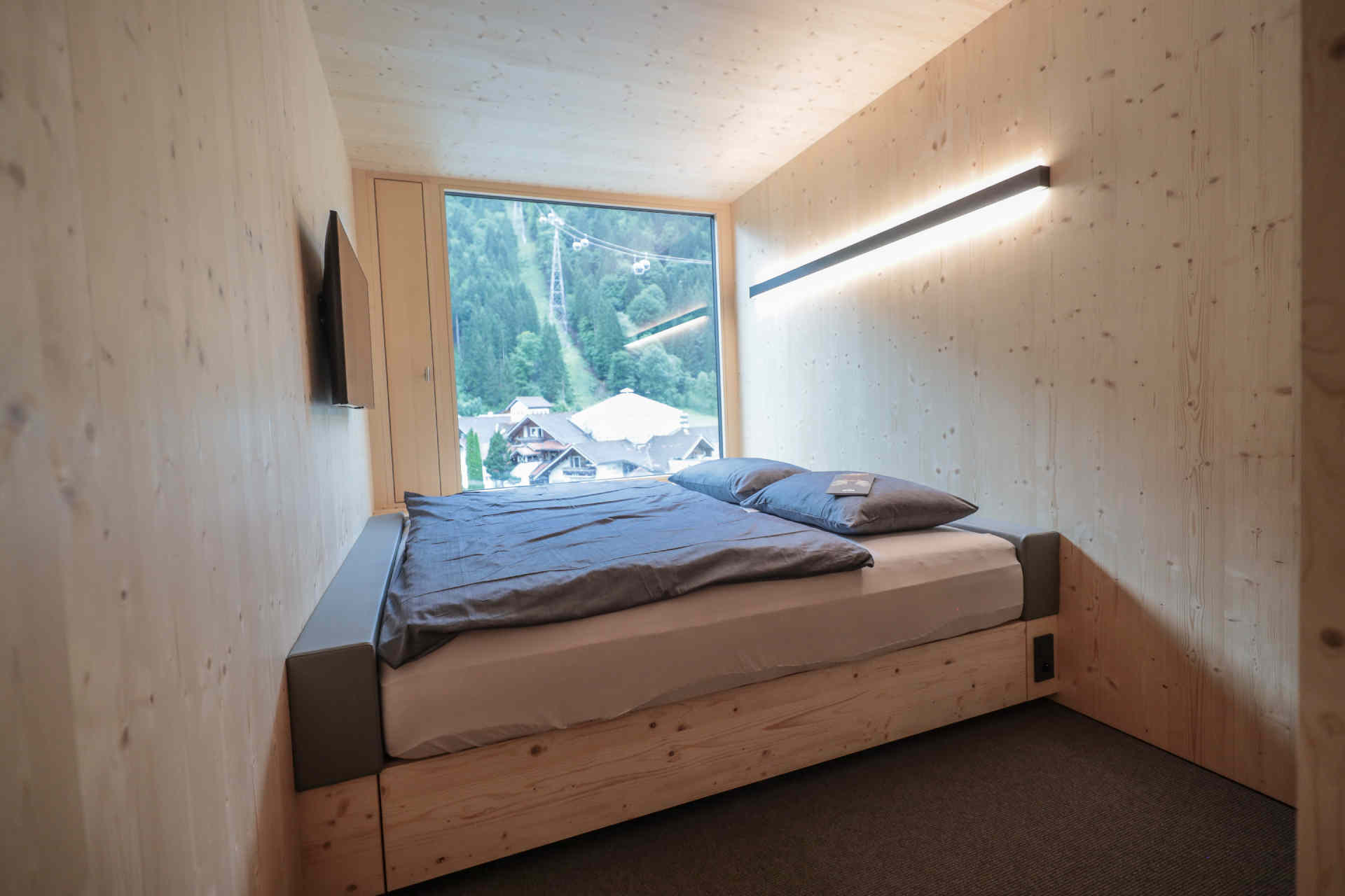 Die »Smart Cabin« ist das kleinste Zimmer, aber dennoch mit allem ausgestattet, was es braucht. © Revier Hospitality Group AG