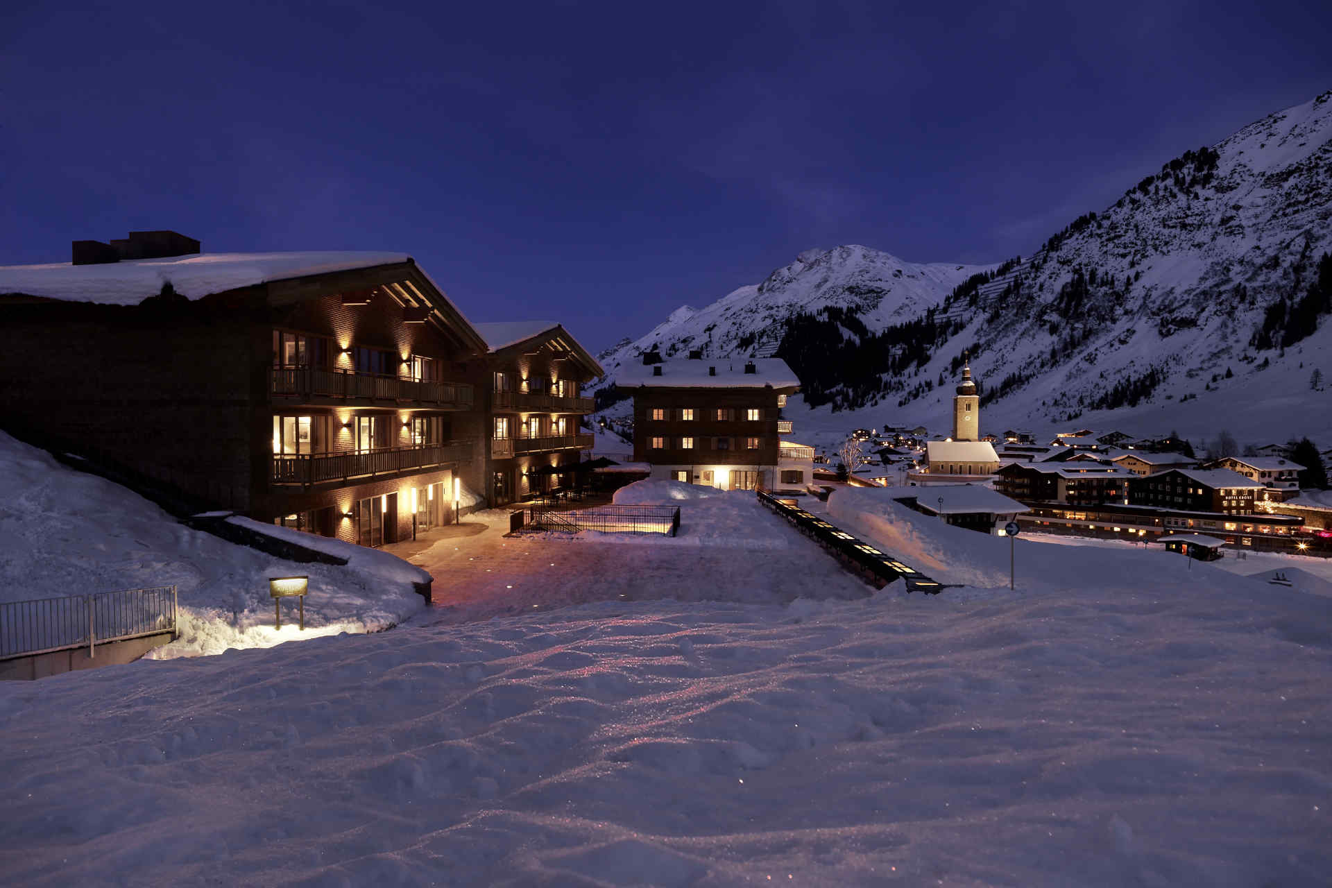 Das Luxushotel und Chalet liegt in Lech am Arlberg.© Aurelio Lech